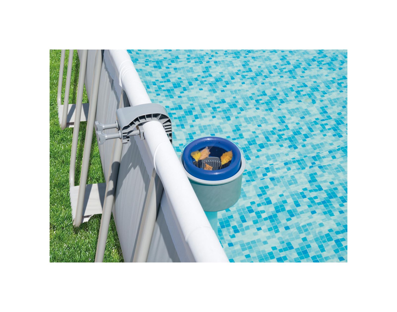 Bestway skimmer da parete funziona con pompe da 3.028 lt/h in su, ideale per piscine rettangolari e ovali da 457 cm o maggiori - Bestway