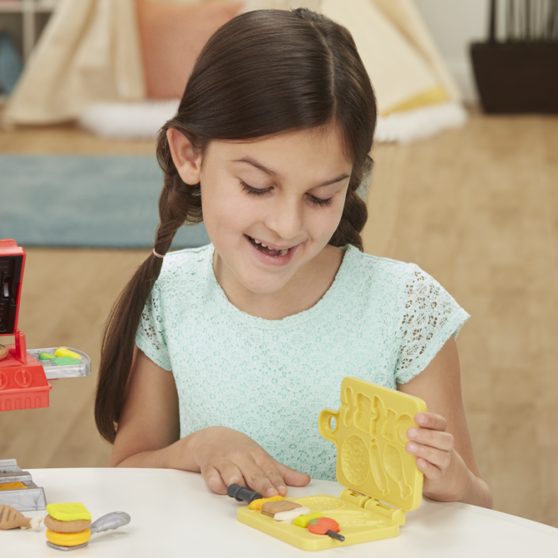 Hasbro play-doh kitchen creations barbecue, per bambini dai 3 anni in su, con 6 colori atossici - PLAY-DOH