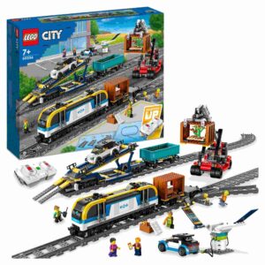 Lego city 60336 treno merci, locomotiva telecomandata con suoni e binari, gru giocattolo, giochi per bambini dai 7 anni - LEGO CITY, Lego