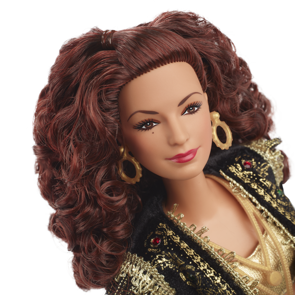 Barbie -  bambola gloria estefan signature doll con abito in oro e nero, include microfono ed accessori, per collezionisti e bambini 6+ anni - Barbie