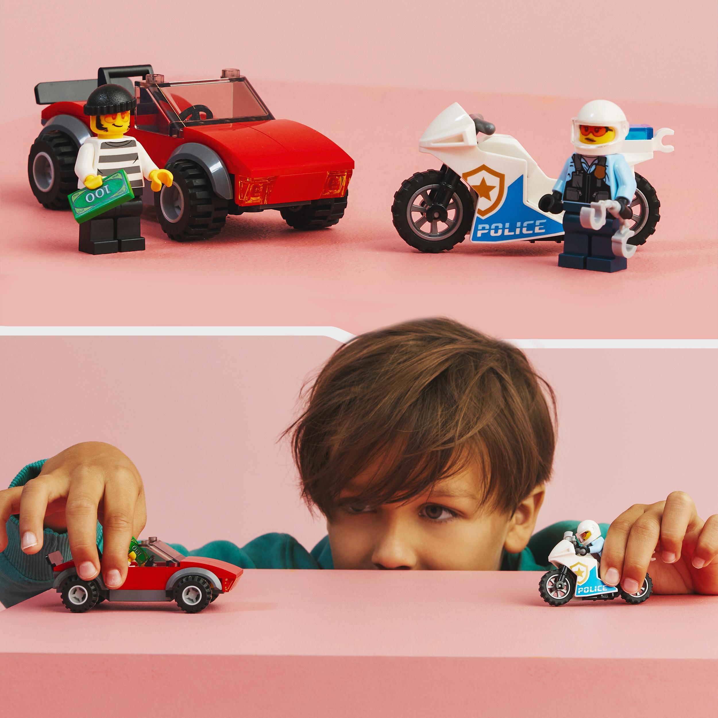 Lego city 60392 inseguimento sulla moto della polizia giocattolo con modelli di auto e 2 minifigure, giochi per bambini 5+ - LEGO CITY