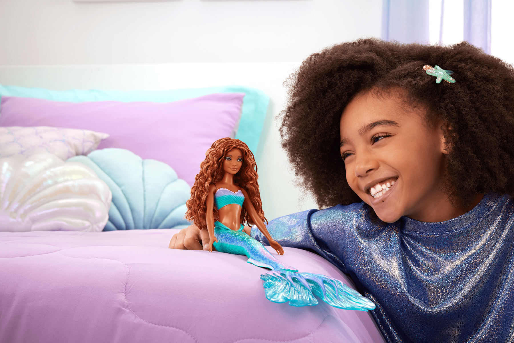 Disney la sirenetta - ariel, bambola con l'iconica coda da sirena colorata e glitterata e lunghi capelli rossi da acconciare, look ispirato al film, giocattolo per bambini, 3+ anni, hlx08 - DISNEY PRINCESS