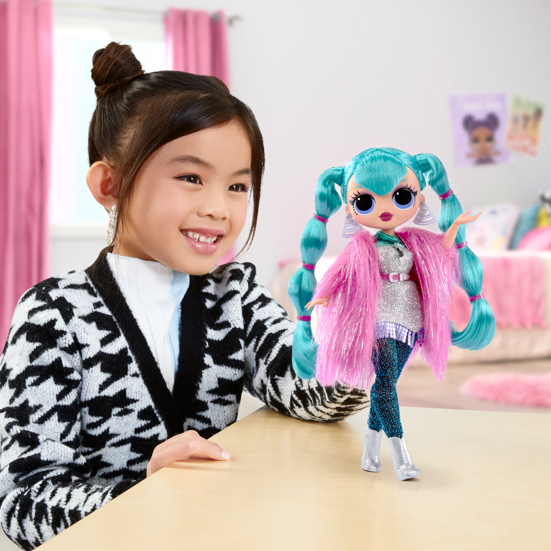 Lol surprise omg fashion doll serie 3: cosmic nova. una fashion doll, tantissime sorprese e favolosi accessori. - LOL
