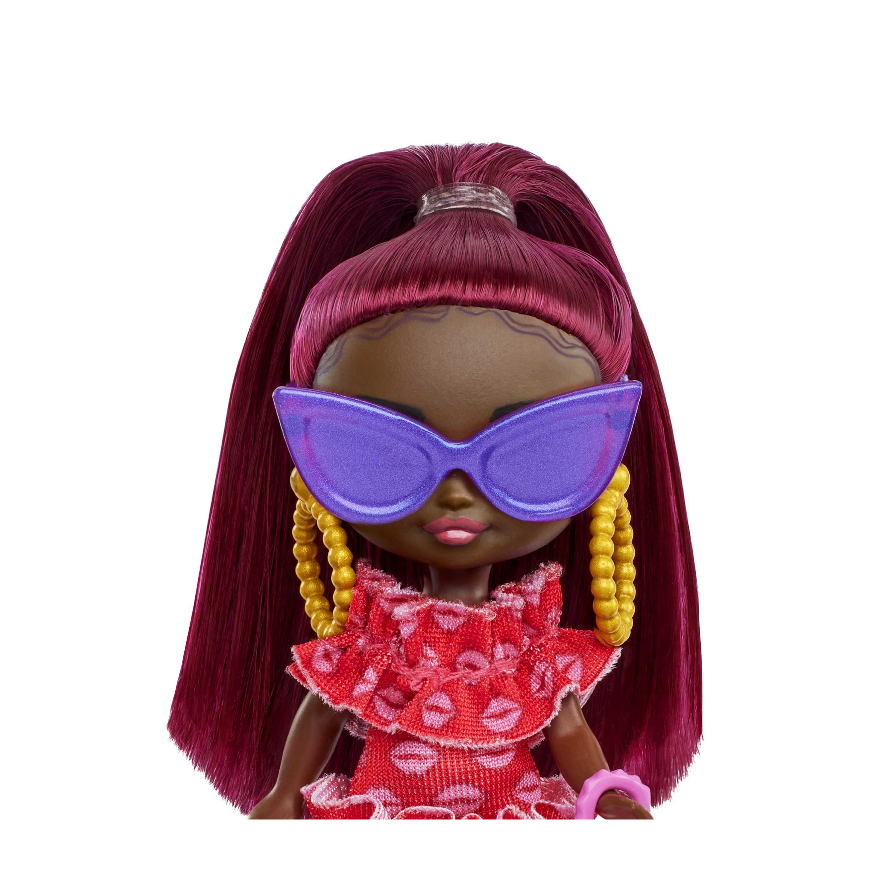 Barbie - barbie extra mini minis, bambola con capelli bordeaux e occhiali da sole, abito rosso con volant, vestiti e accessori, giocattolo per bambini, 3+ anni, hln47 - Barbie