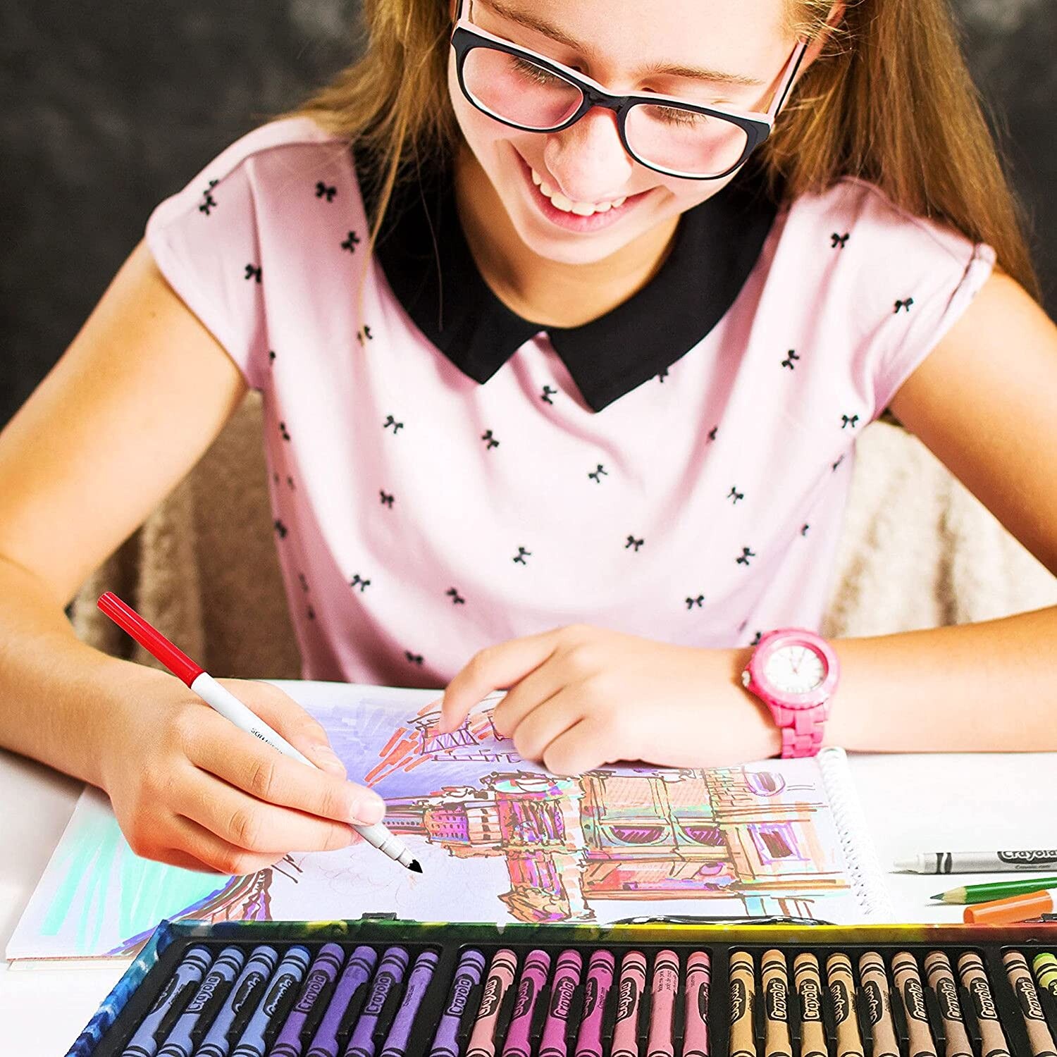 Crayola valigetta colori arcobaleno - kit creativo con 140 pezzi assortiti, età consigliata: 5-10 anni - CRAYOLA