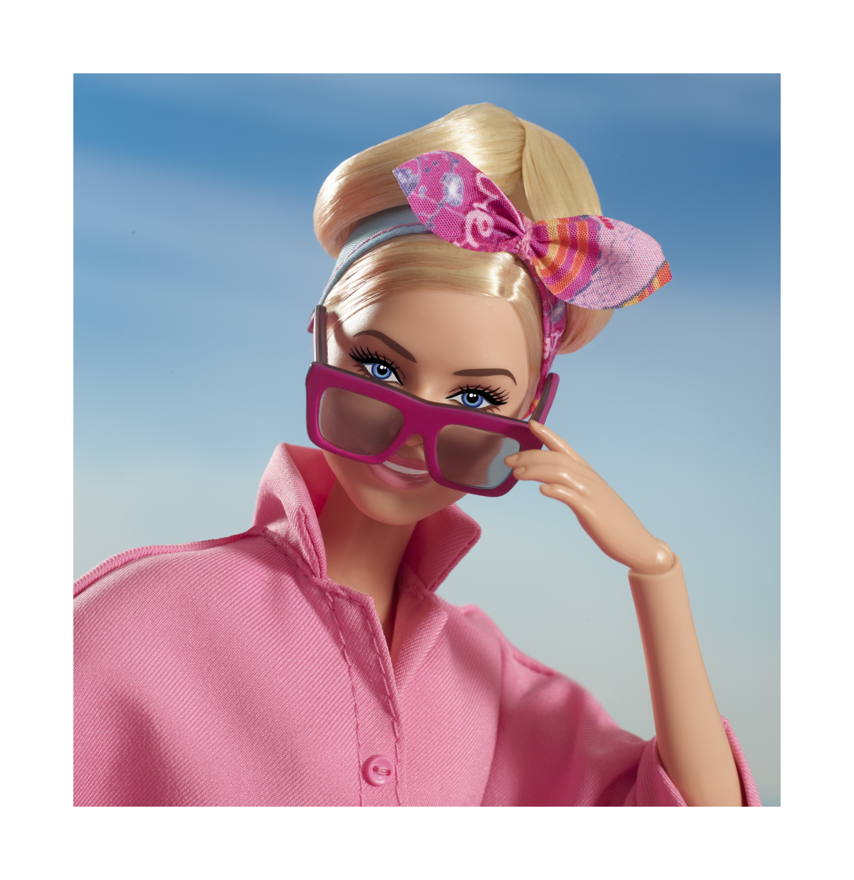 Barbie the movie - margot robbie, bambola del film barbie da collezione con  tuta pink power, occhiali da sole e fascia per capelli, 3+ anni, hrf29 -  Toys Center