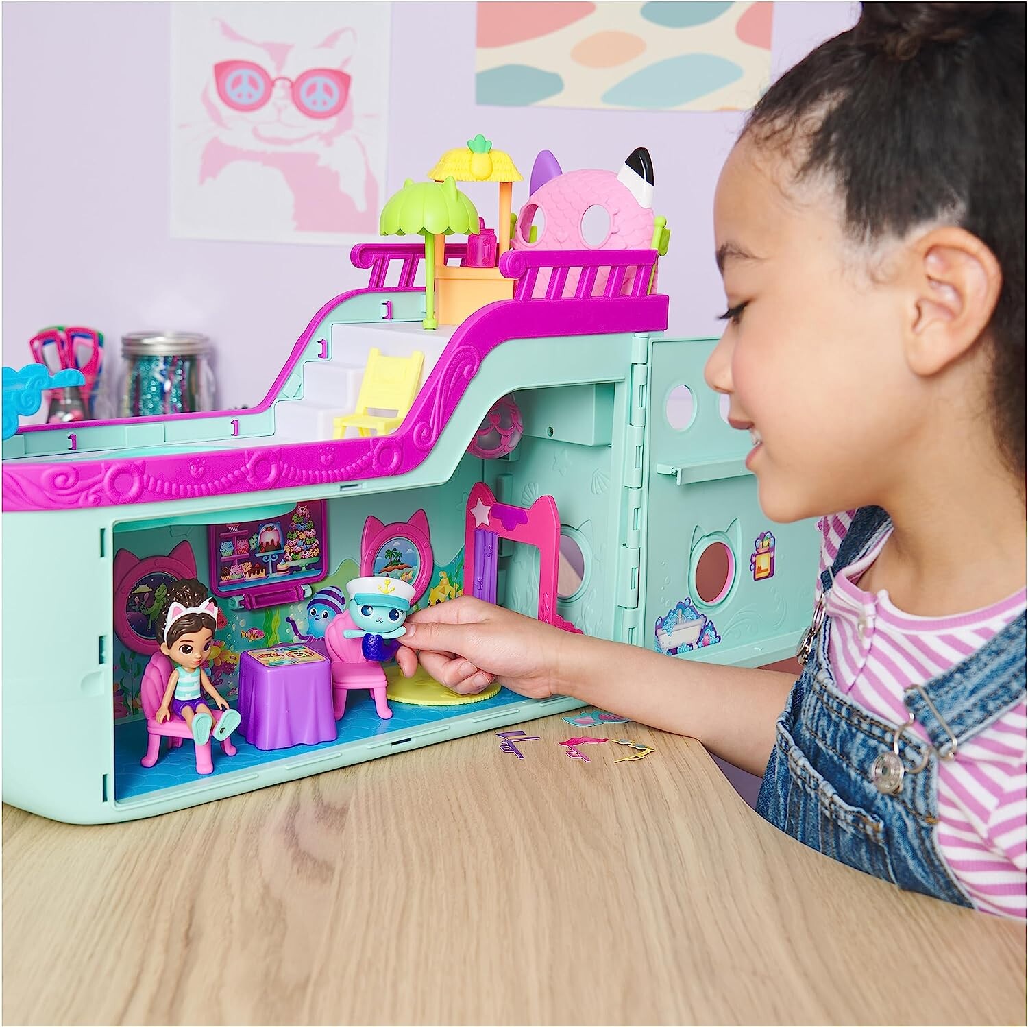 Gabby's dollhouse, la nave da crociera di gabby, con 2 personaggi, giocattoli a sorpresa e accessori per la casa delle bambole, giocattoli per bambine e bambini dai 3 anni in su - GABBY'S DOLLHOUSE