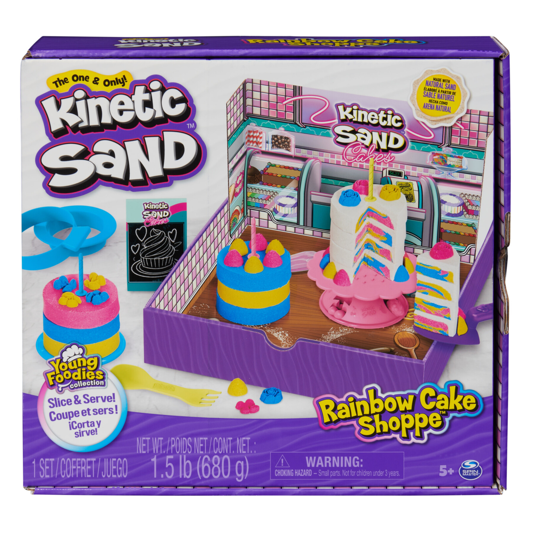 Kinetic sand rainbow cake shoppe, 680 g di sabbia da gioco gialla, rosa, blu e bianca profumata alla vaniglia, 10 attrezzi da cucina e accessori, giocattoli sensoriali per bambini dai 5 anni in su - KINETIC SAND
