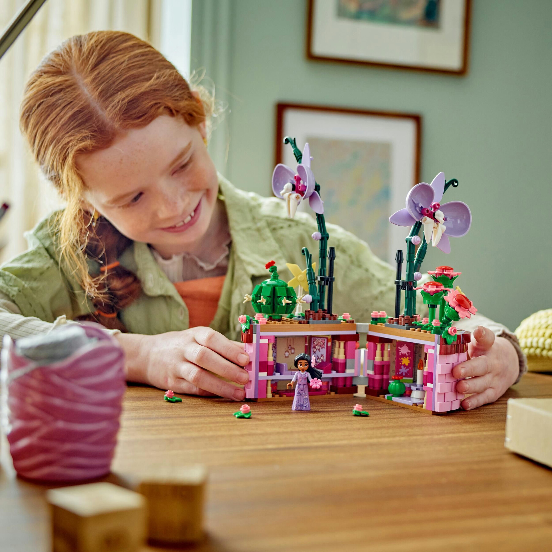Lego disney 43237 vaso di fiori di isabela, giochi per bambini 9+ con mini bambolina e cesto apribile, regalo dal film encanto - DISNEY PRINCESS, LEGO DISNEY PRINCESS
