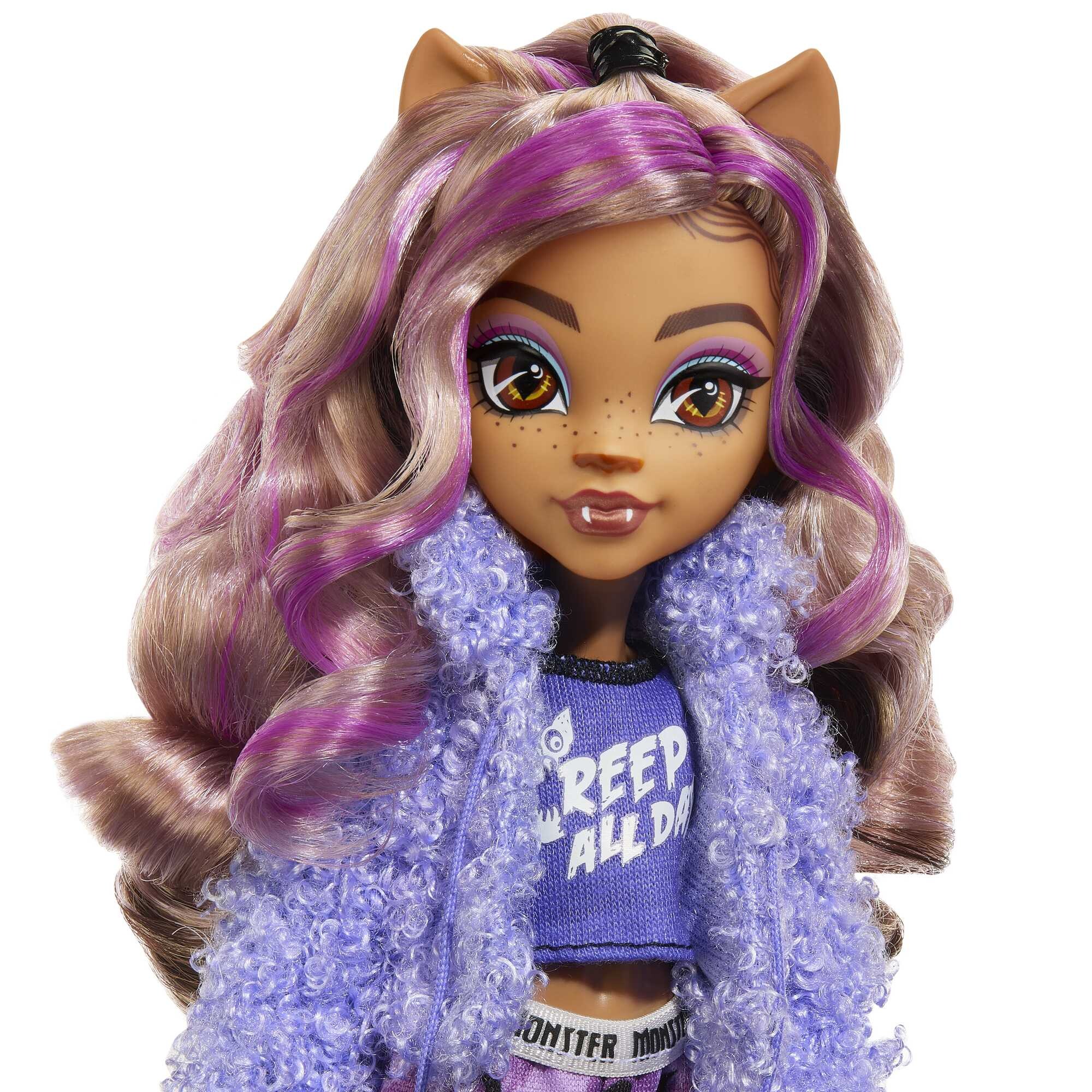 Monster high - clawdeen wolf creepover party, bambola con outfit dettagliato e accessori per il pigiama party, cucciolo crescent incluso - Monster High