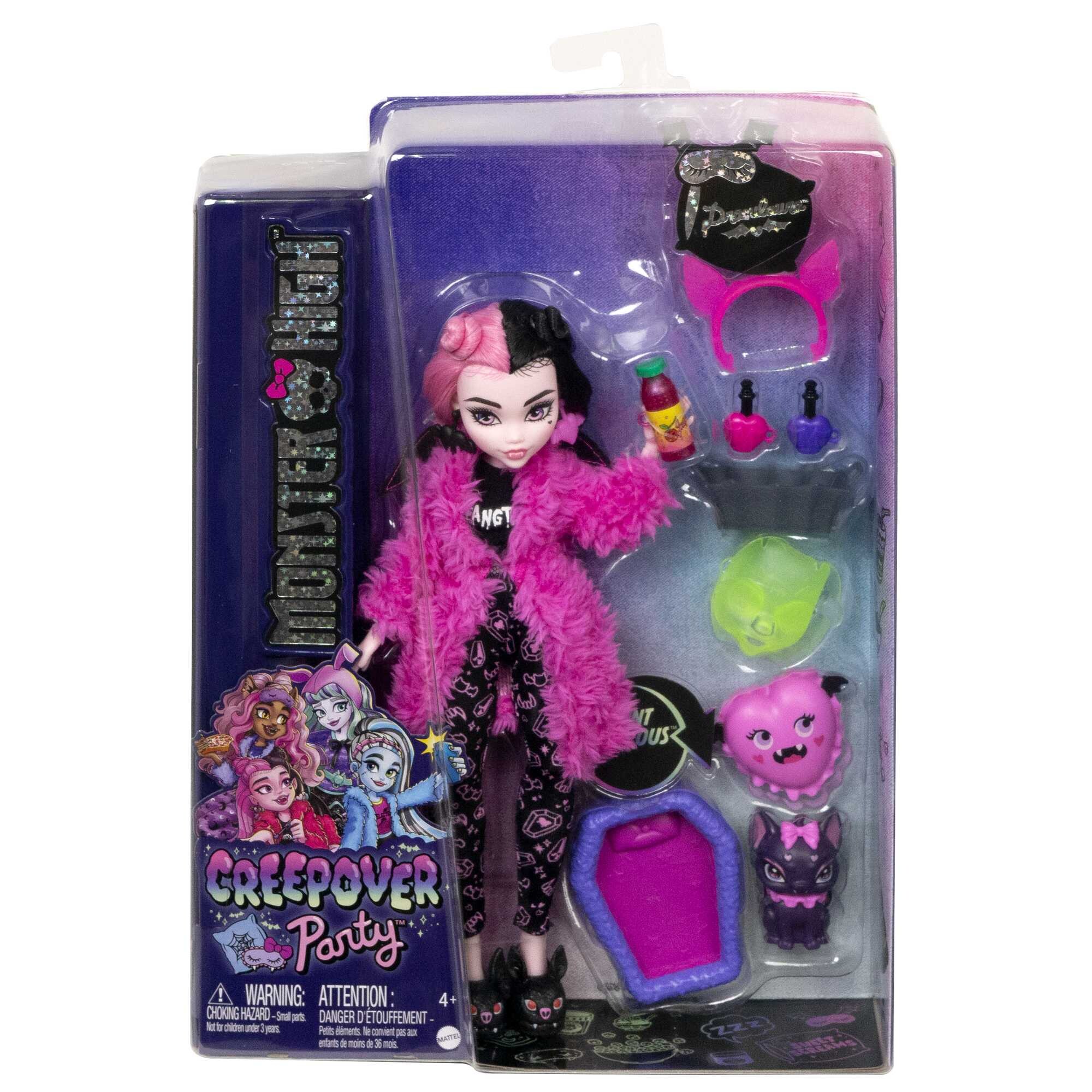 Monster high - draculaura creepover party, bambola con outfit dettagliato e accessori per il pigiama party, cucciolo di pipistrello conte fabulous incluso - Monster High