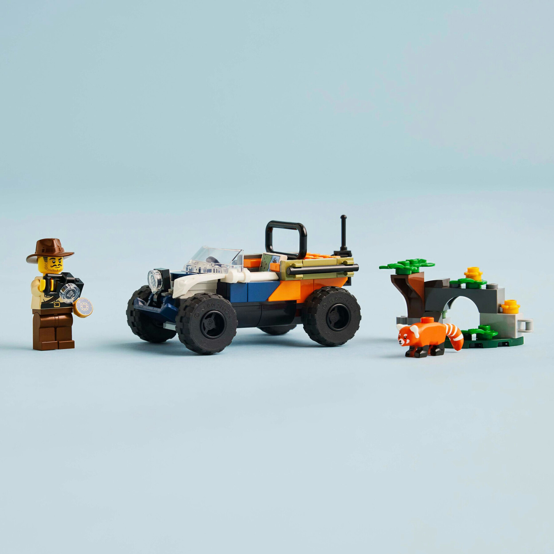 Lego city 60424 atv dell’esploratore della giungla, giochi bambini 6+ anni, veicolo giocattolo con minifigure e panda rosso - LEGO CITY