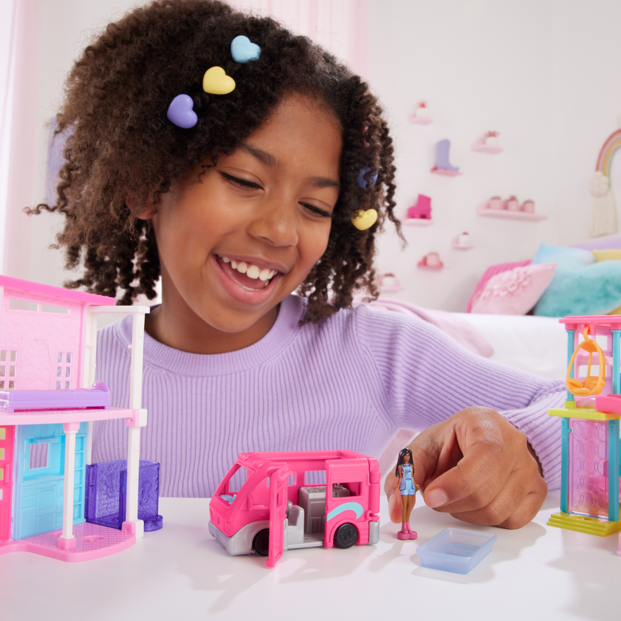 Mini barbieland - camper dei sogn - set con mini veicolo e bambola con sorpresa cambia colore in acqua - Barbie