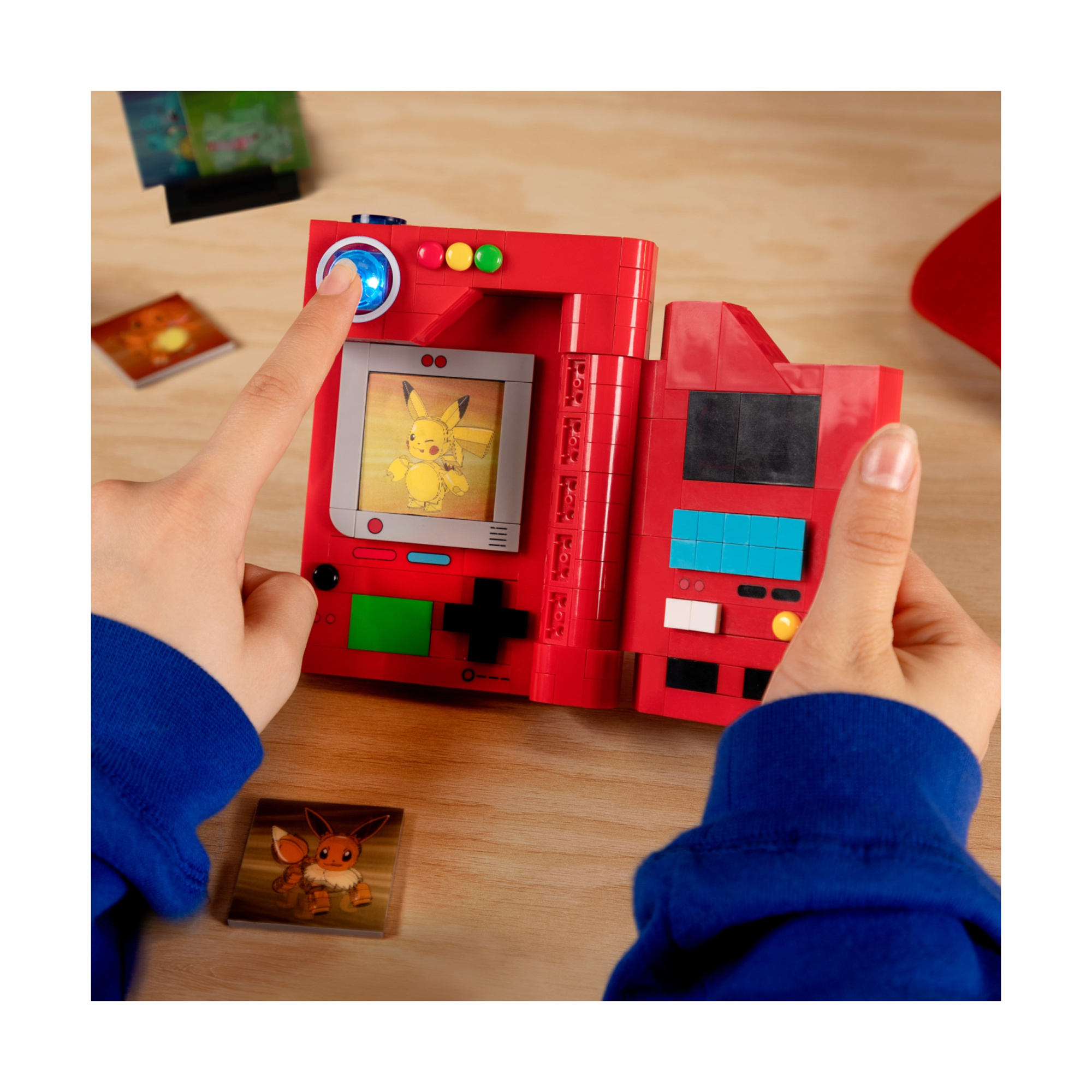 Mega pokémon - pokédex della regione di kanto, set da costruire con 322 pezzi, display, dettagli luminosi e 5 carte pokémon - MEGA BLOCKS