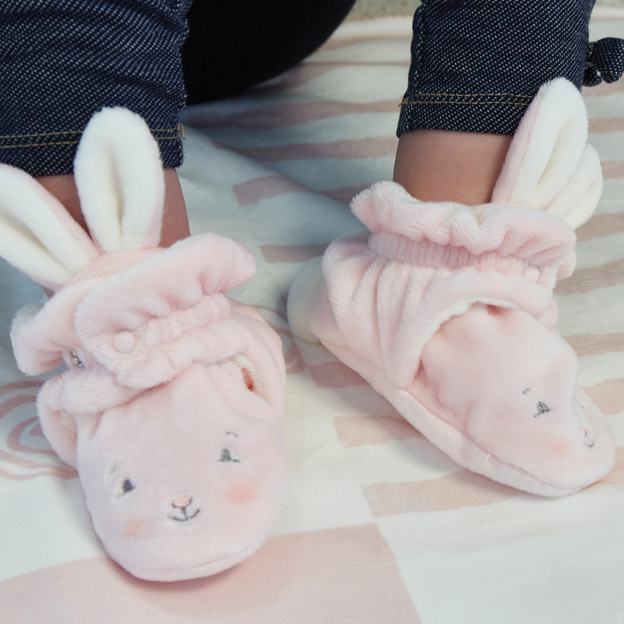 Pantofoline rosa per neonati con faccia di coniglietto – 0-6 mesi - bunnies by the bay - Bunnies By The Bay