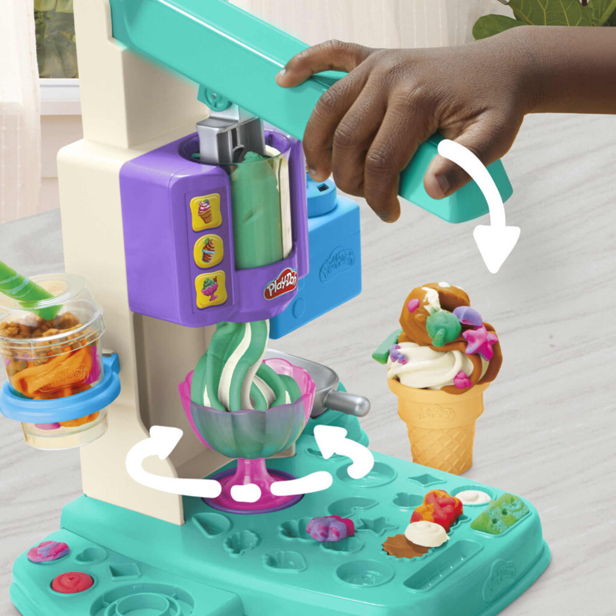 Play-doh - gelateria arcobaleno, playset con accessori e vasetti per creare gelati - PLAY-DOH