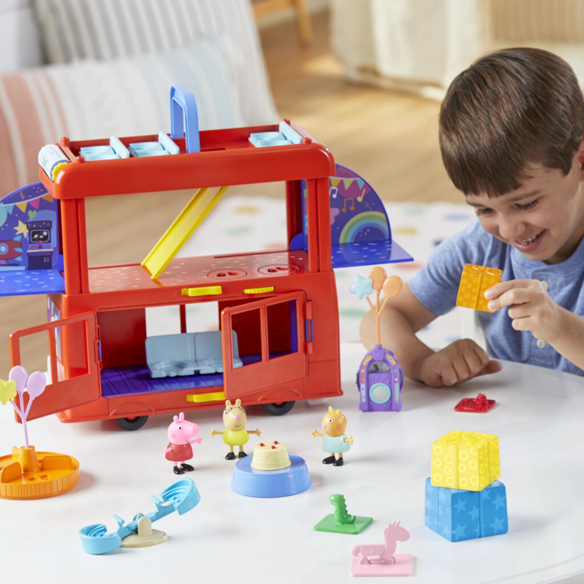 Peppa pig - 2 in 1 party bus, playset con bus di peppa pig 2 in 1 - PEPPA PIG