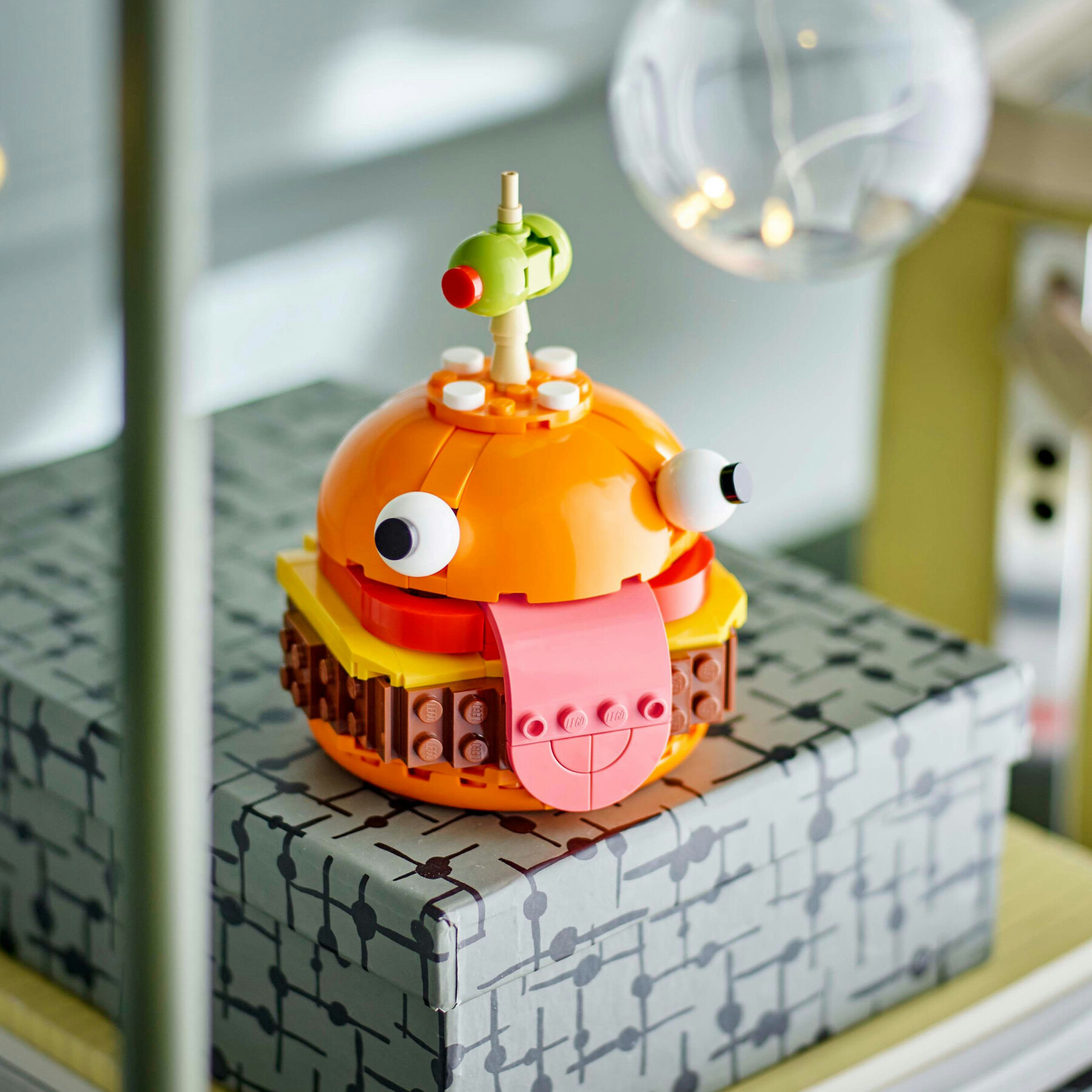 Lego fortnite 77070 durrr burger, action figure dell'hamburger giocattolo del videogioco, giochi per bambini 9+ da collezione - Lego