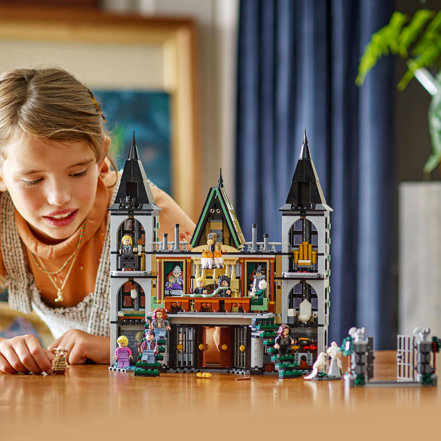 Lego harry potter 76453 villa malfoy, giochi bambini 10+, casa giocattolo con stanze, funzioni e 9 personaggi, idea regalo - LEGO® Harry Potter™