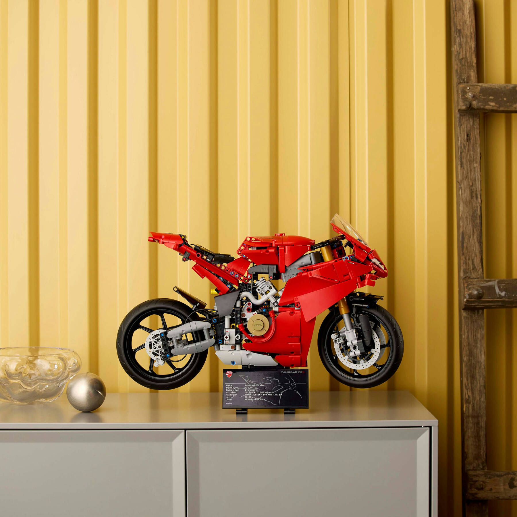 Lego technic 42202 motocicletta ducati panigale v4 s, modello per adulti da collezione, idea regalo uomo o donna fan delle moto - LEGO TECHNIC