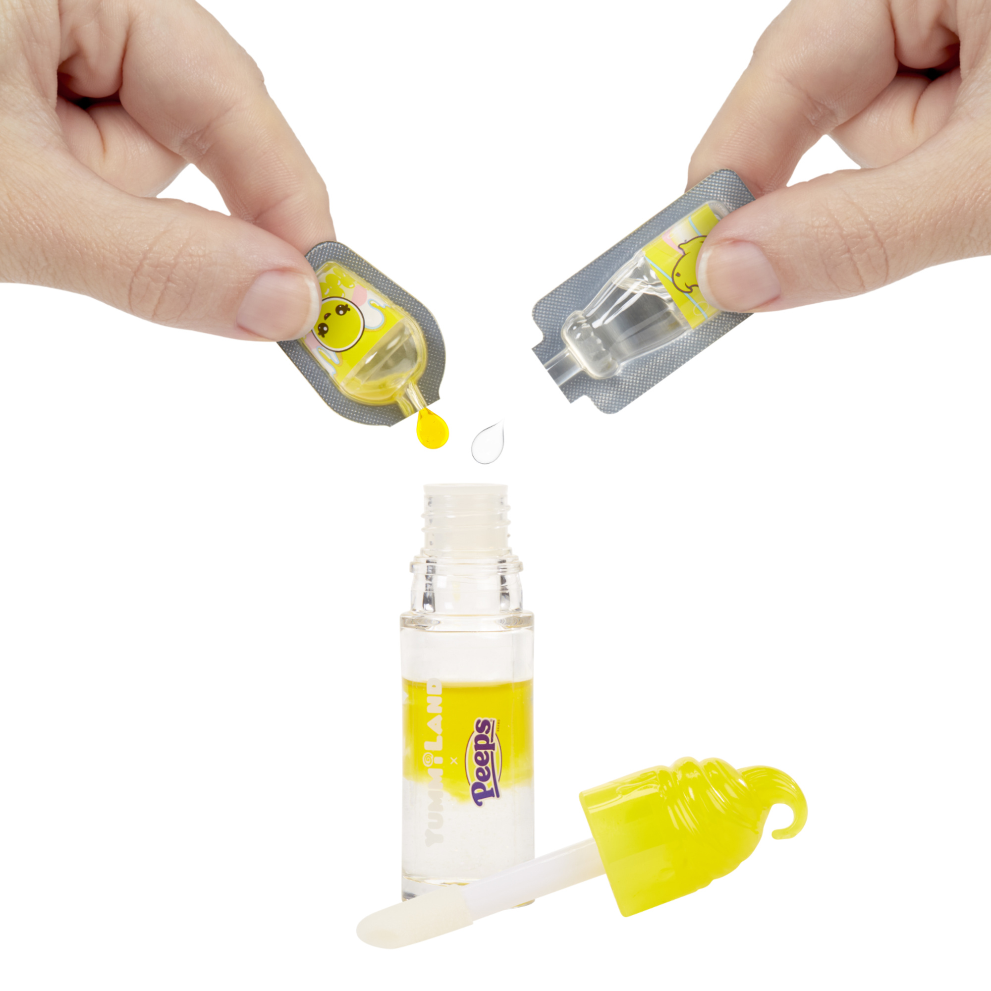 Yummiland x peeps – bambola singola assortita profumata con kit di lucidalabbra fai da te – 2 modelli assortiti venduti separatamente - YUMMILAND