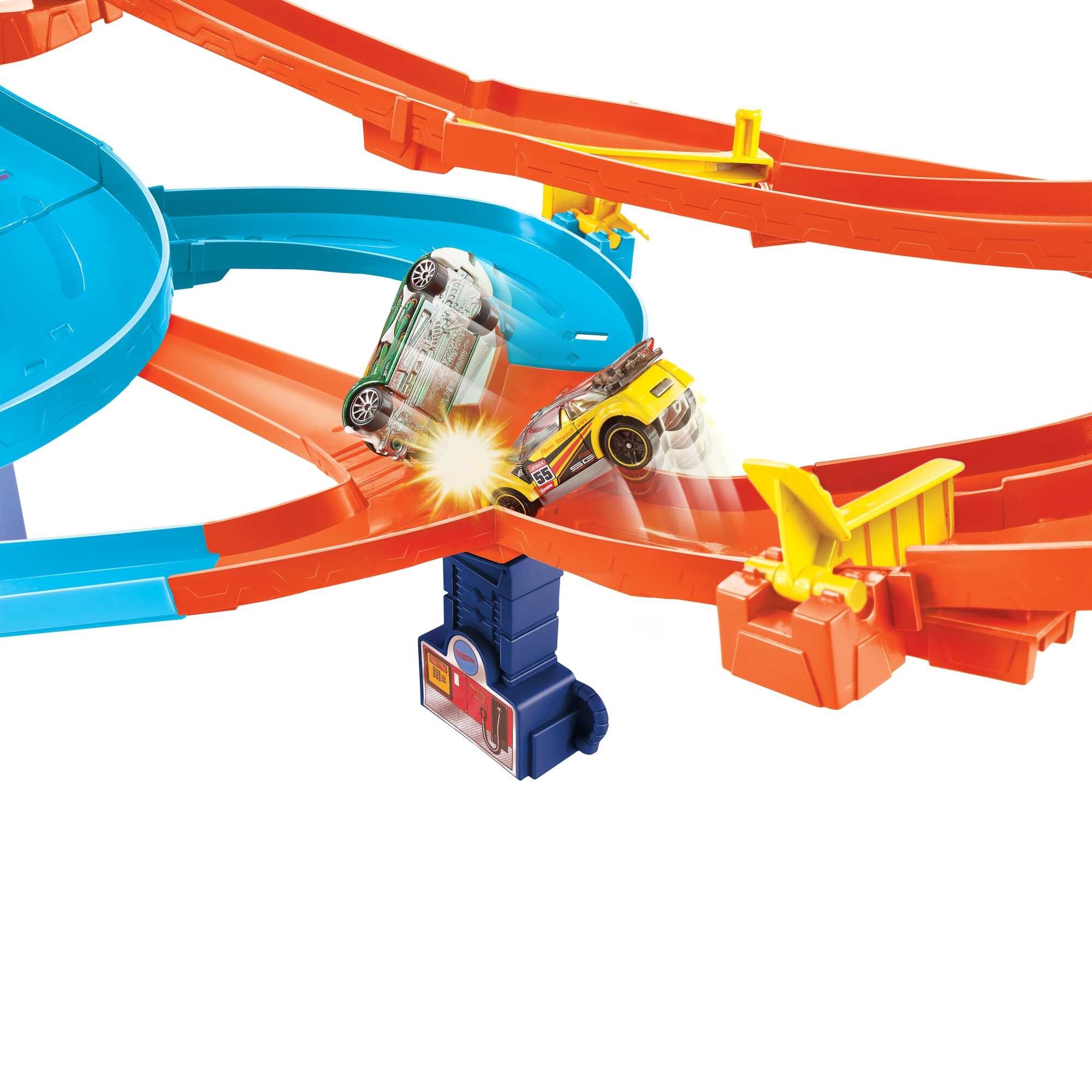 Hot wheels - pista autostrada con ascensore, set motorizzato con luci e suoni, 5 macchinine incluse - Hot Wheels