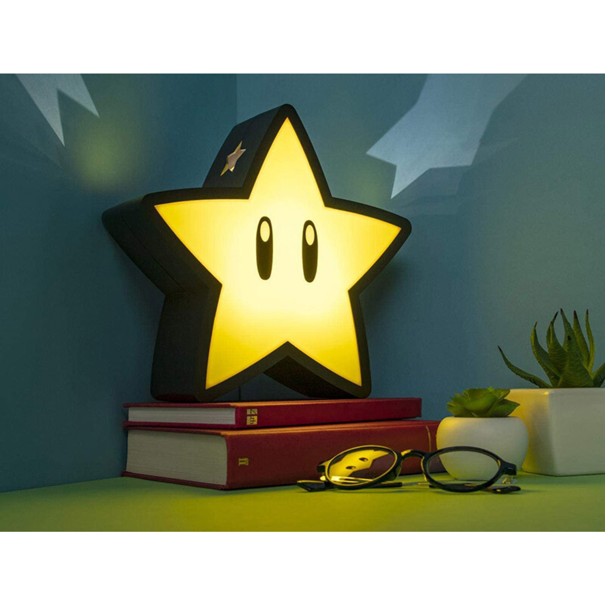 Lampada stella super mario 24 cm – design iconico con licenza ufficiale, alimentazione a batterie e cavo usb, accessorio decorativo per collezionisti - Super Mario