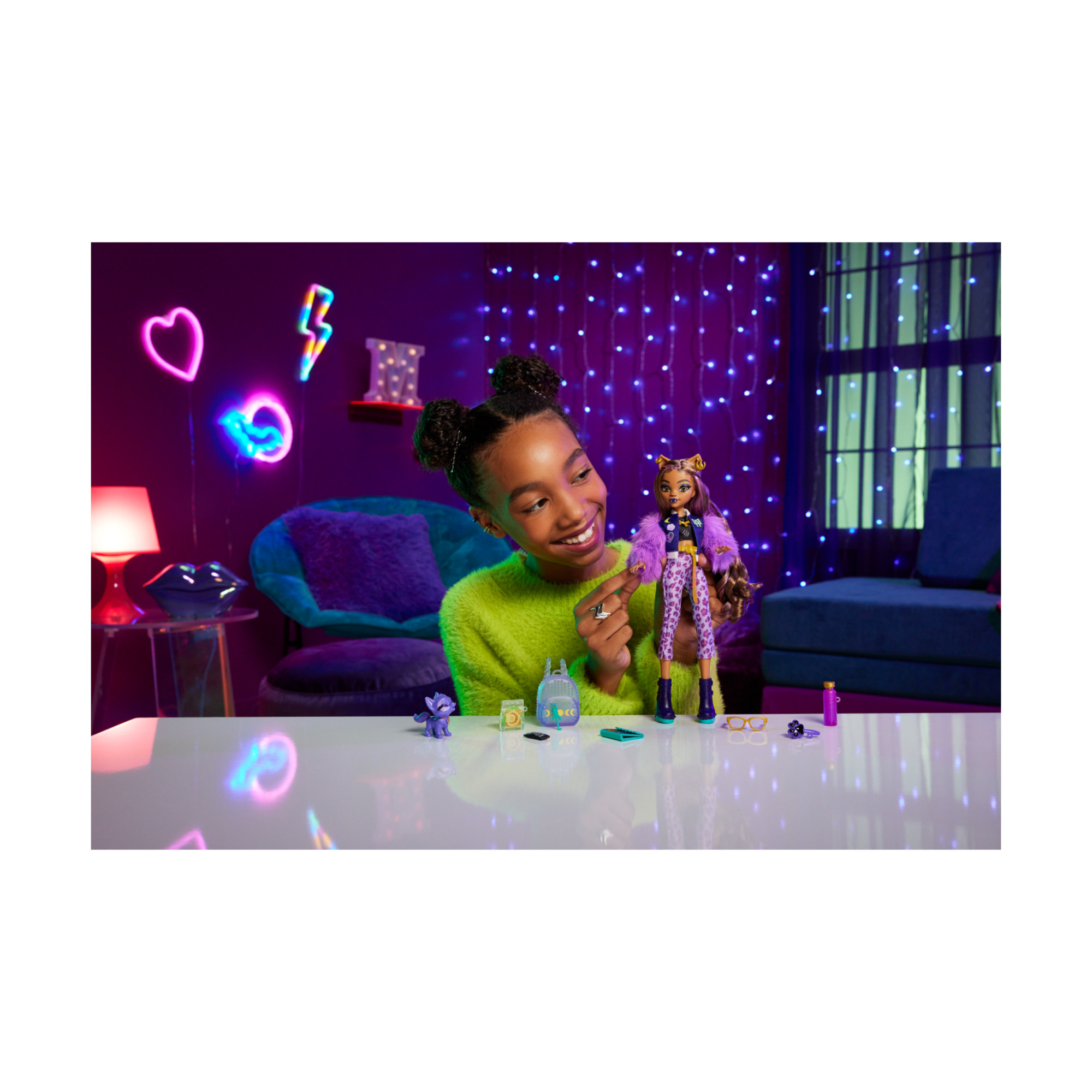 Monster high - clawdeen wolf, bambola dal look mostruoso con cucciolo crescent e accessori inclusi - Monster High