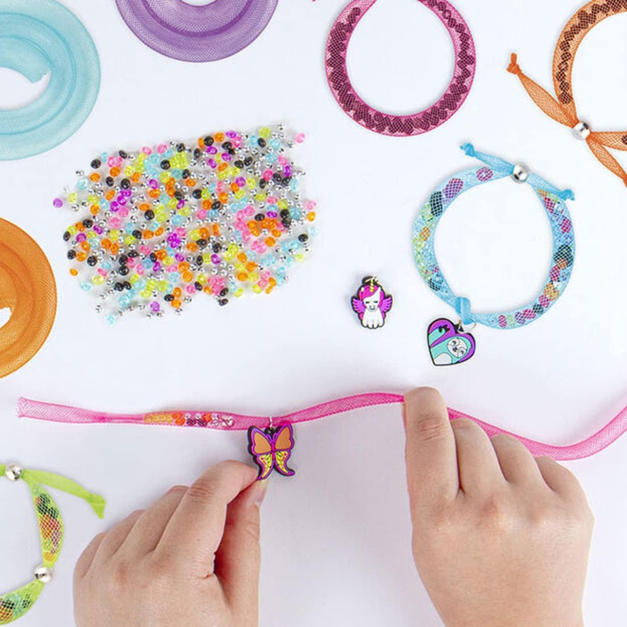 Crayola creations - set crea i tuoi braccialetti unicorn magic, attività creativa e regalo per bambine, da 8 anni - CRAYOLA