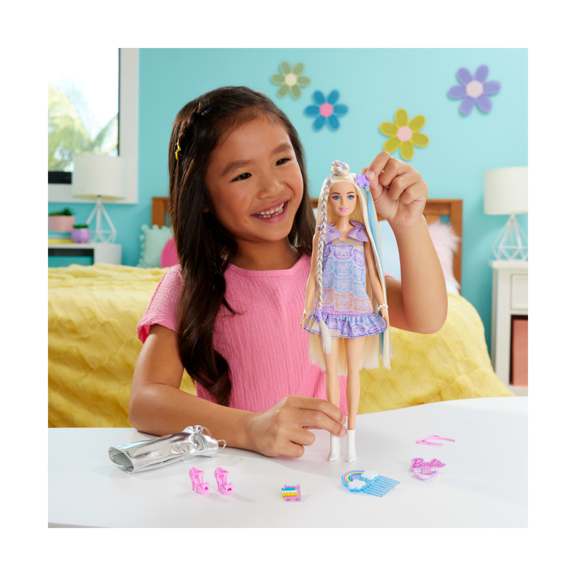 Barbie - bambola fun & fancy, con lunghissimi capelli biondi ed extension, abito metalizzato color argento - Barbie