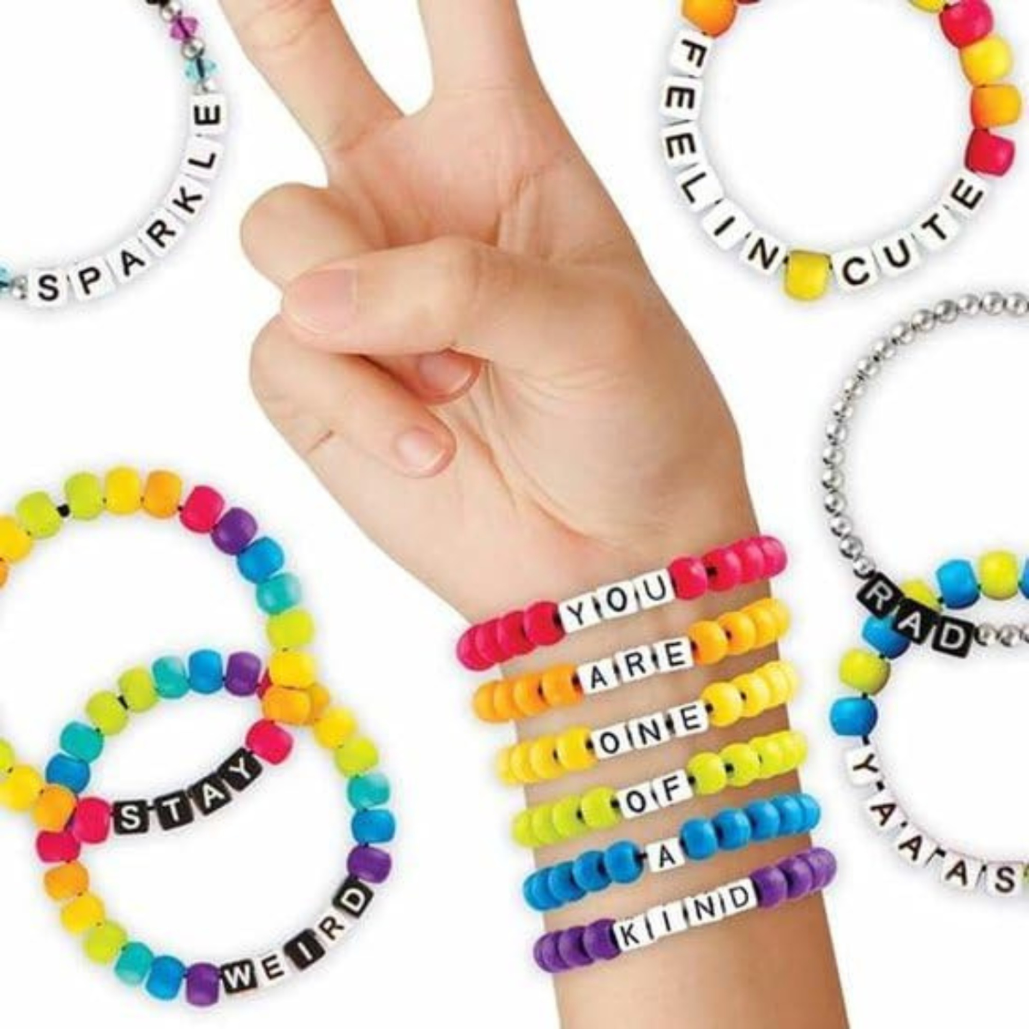 Crayola creations - set crea i tuoi braccialetti alphabet bead – it’s my story, attività creativa e regalo per bambine, da 8 anni - CRAYOLA